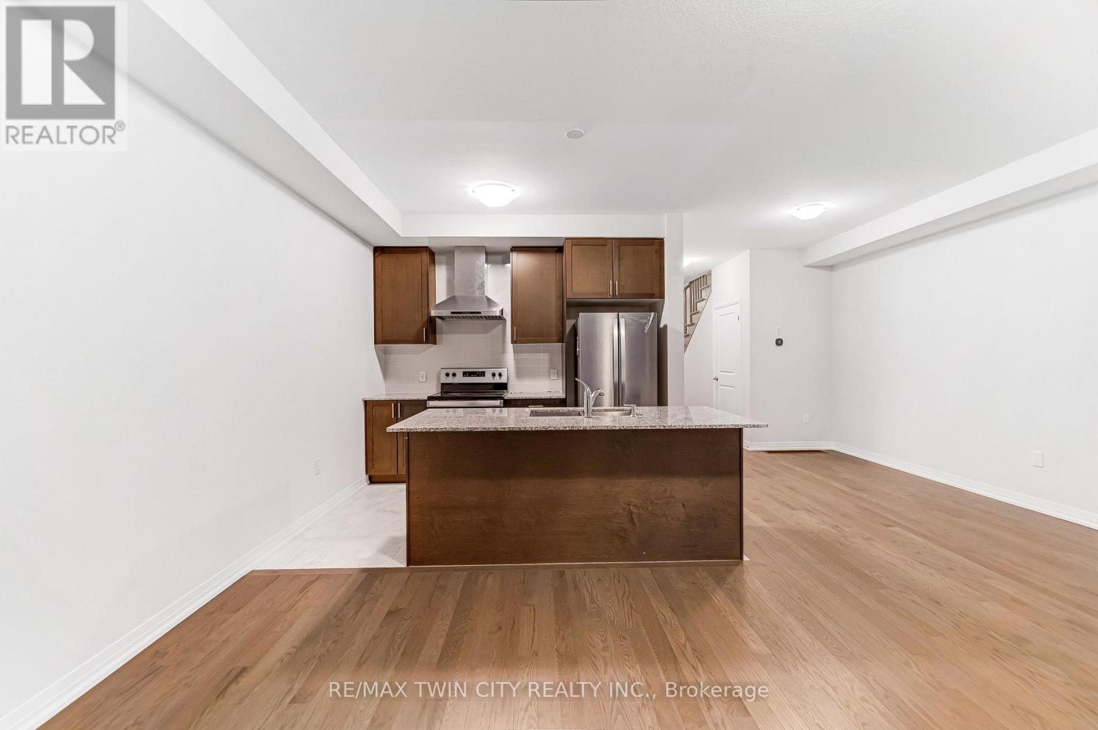 29 Blacklock Street, Cambridge, Ontario  N1S 0E2 - Photo 9 - X12699330