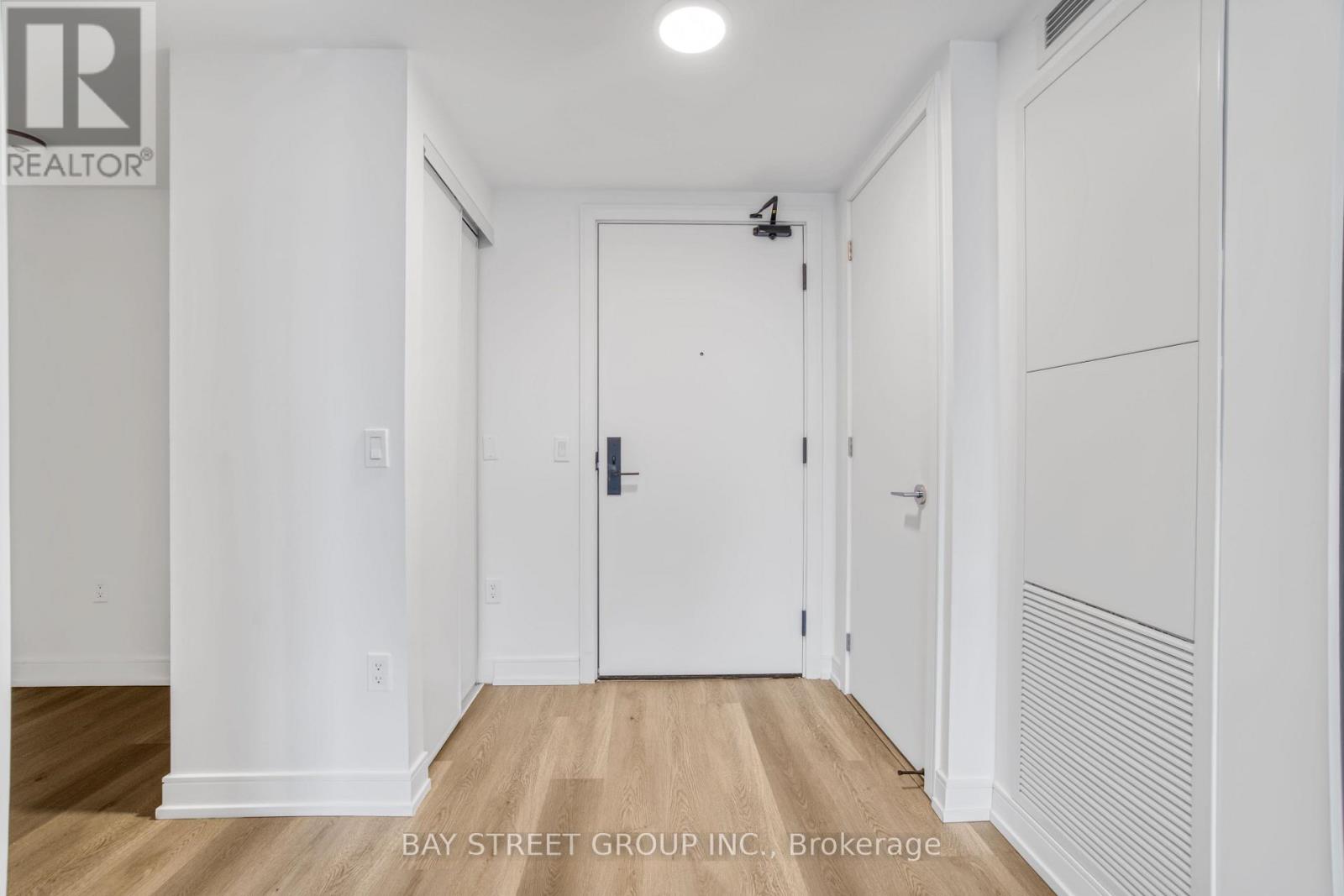 826 - 1 Jarvis Street E, Hamilton, Ontario  L8R 3J2 - Photo 8 - X12699366