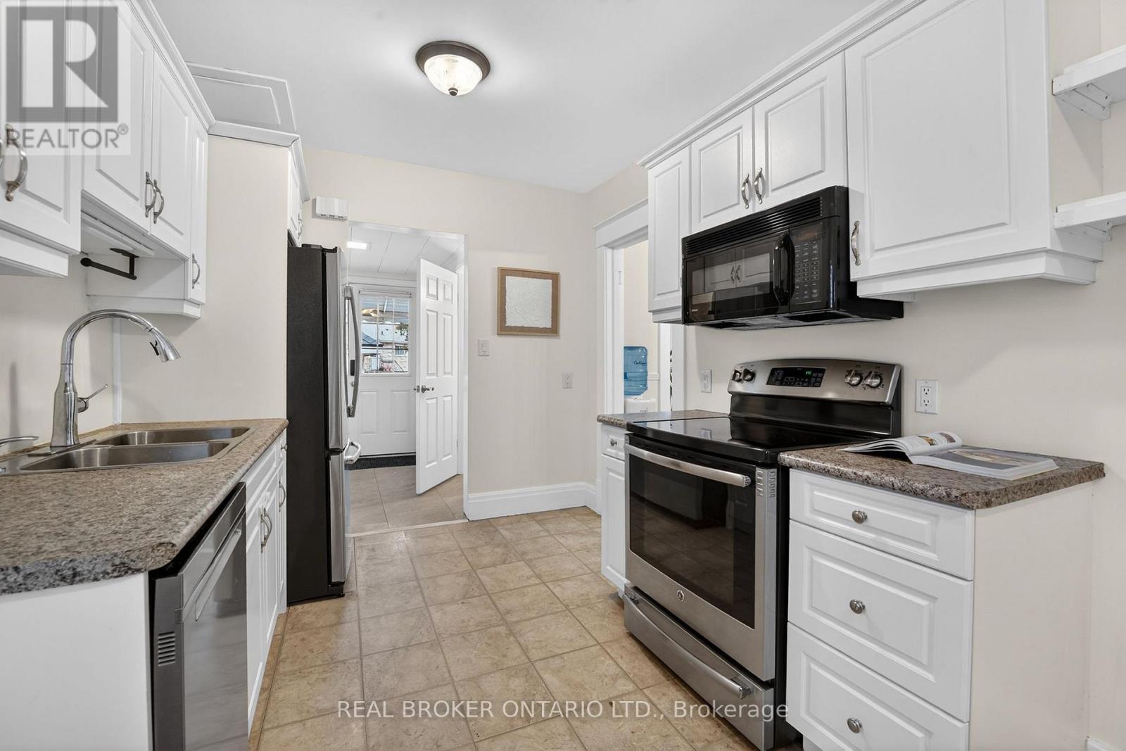 55 Thomas Street, St. Catharines, Ontario  L2R 6L8 - Photo 11 - X12699390