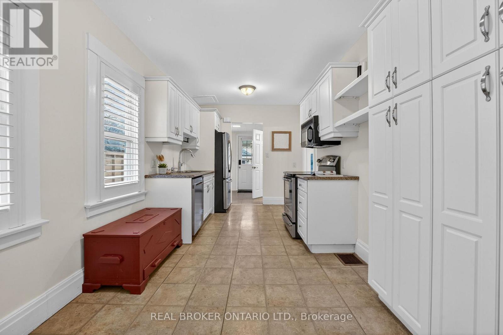 55 Thomas Street, St. Catharines, Ontario  L2R 6L8 - Photo 13 - X12699390