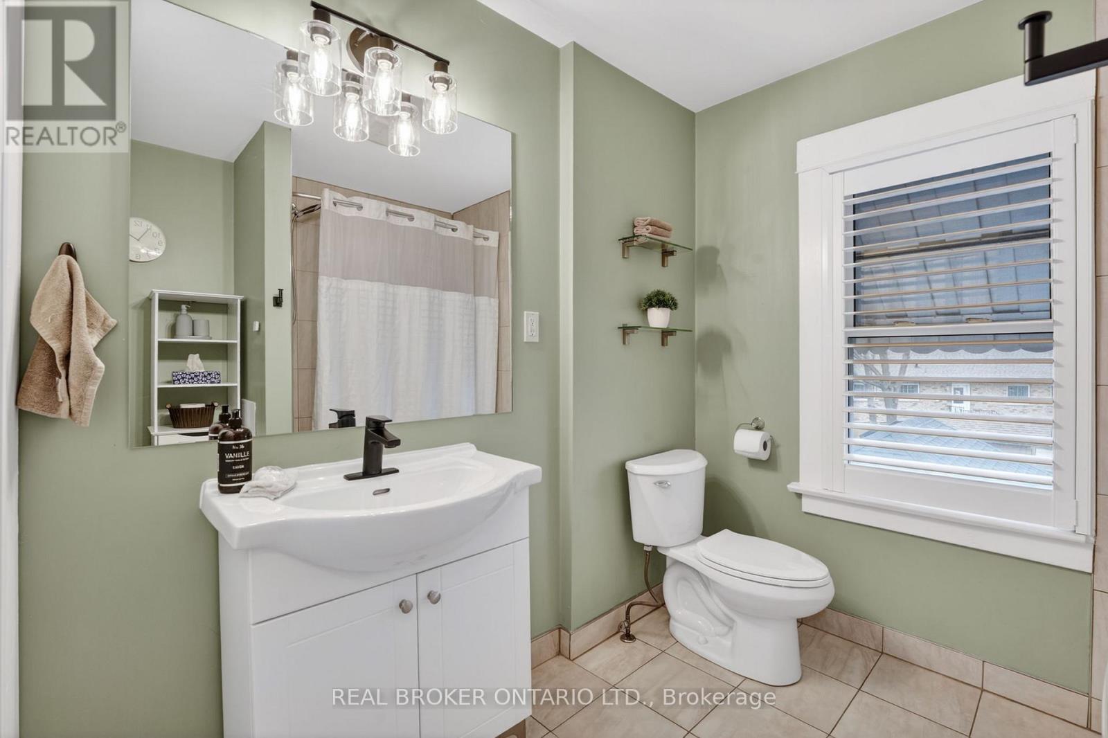 55 Thomas Street, St. Catharines, Ontario  L2R 6L8 - Photo 23 - X12699390