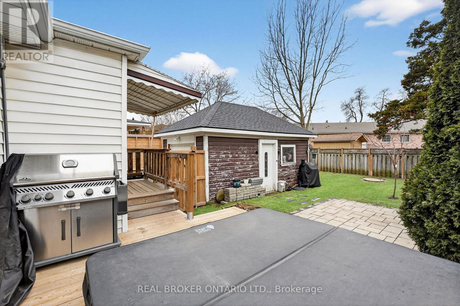 55 Thomas Street, St. Catharines, Ontario  L2R 6L8 - Photo 31 - X12699390