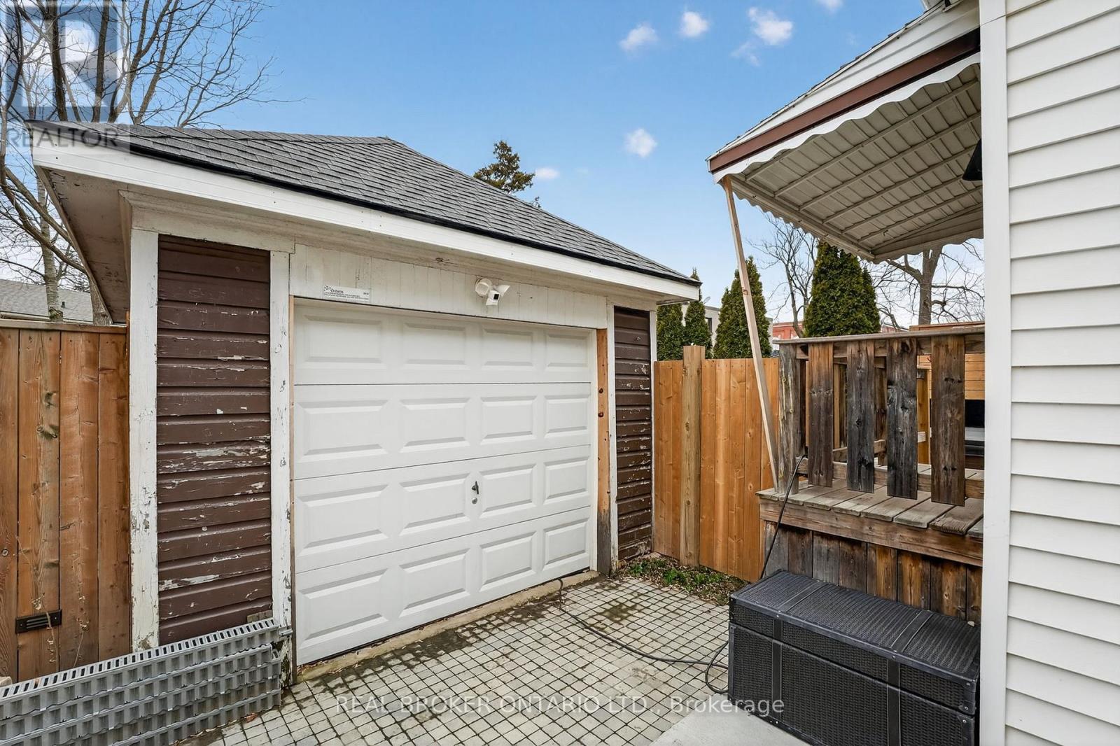 55 Thomas Street, St. Catharines, Ontario  L2R 6L8 - Photo 32 - X12699390