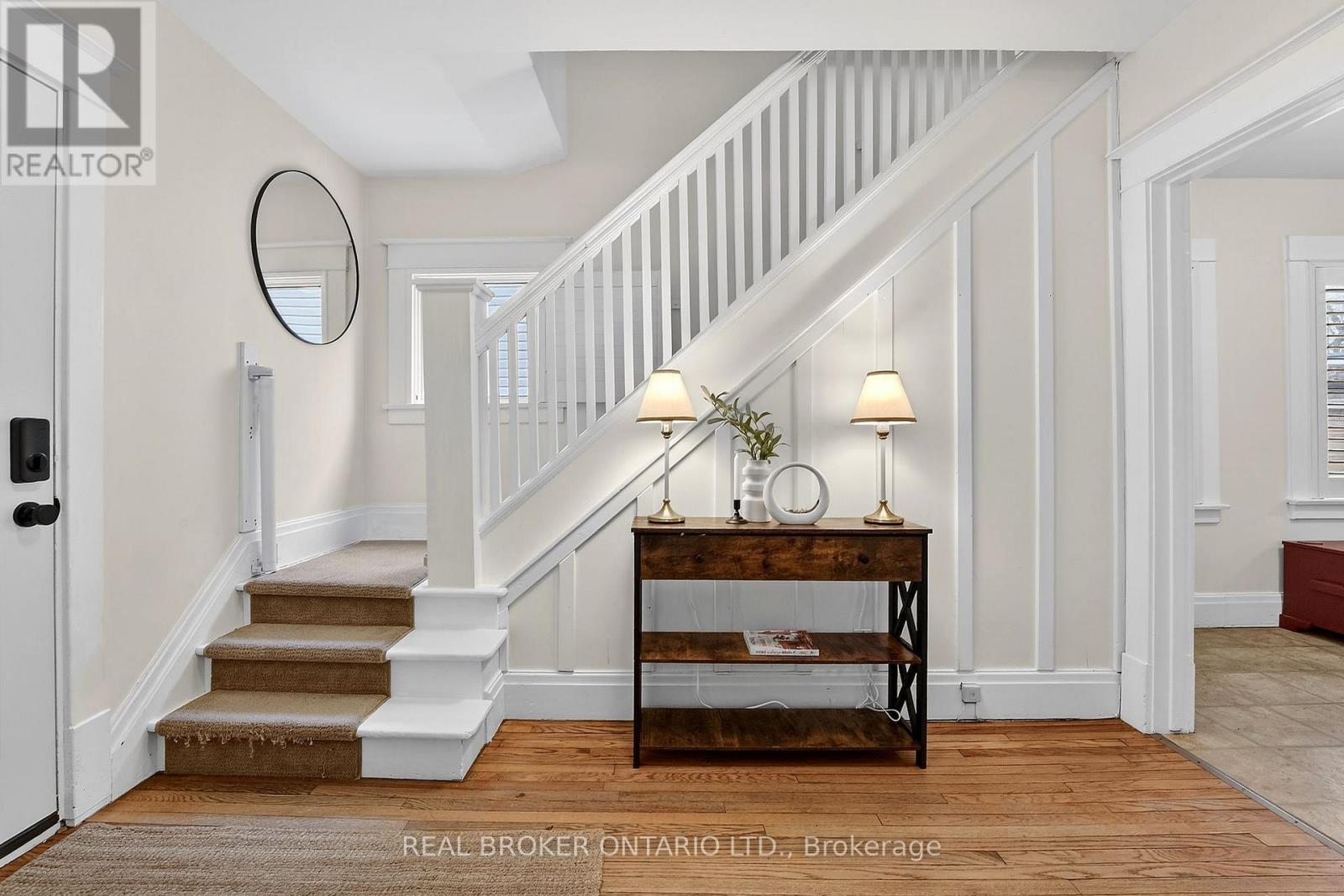 55 Thomas Street, St. Catharines, Ontario  L2R 6L8 - Photo 4 - X12699390