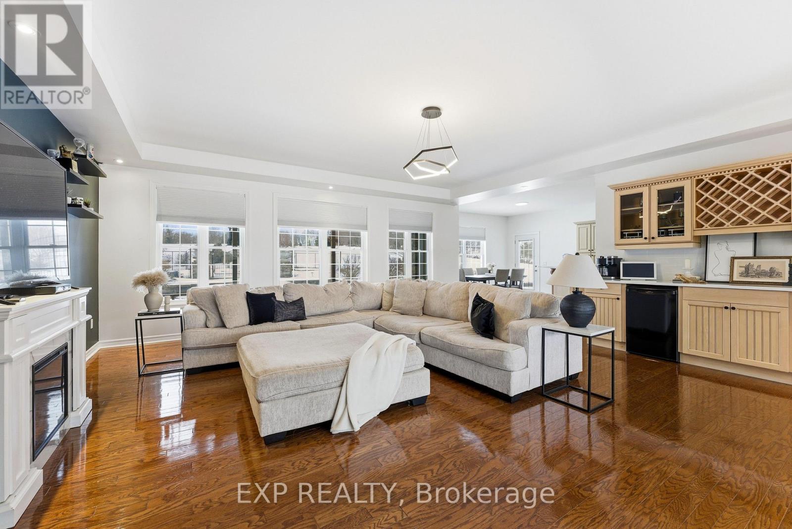 107 Country Charm Drive, Belleville (Thurlow Ward), Ontario  K0K 2V0 - Photo 9 - X12699456