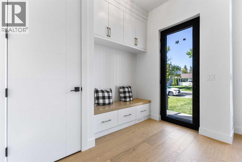 3716 44 Street Sw, Calgary, Alberta  T3E 3S1 - Photo 3 - A2252583