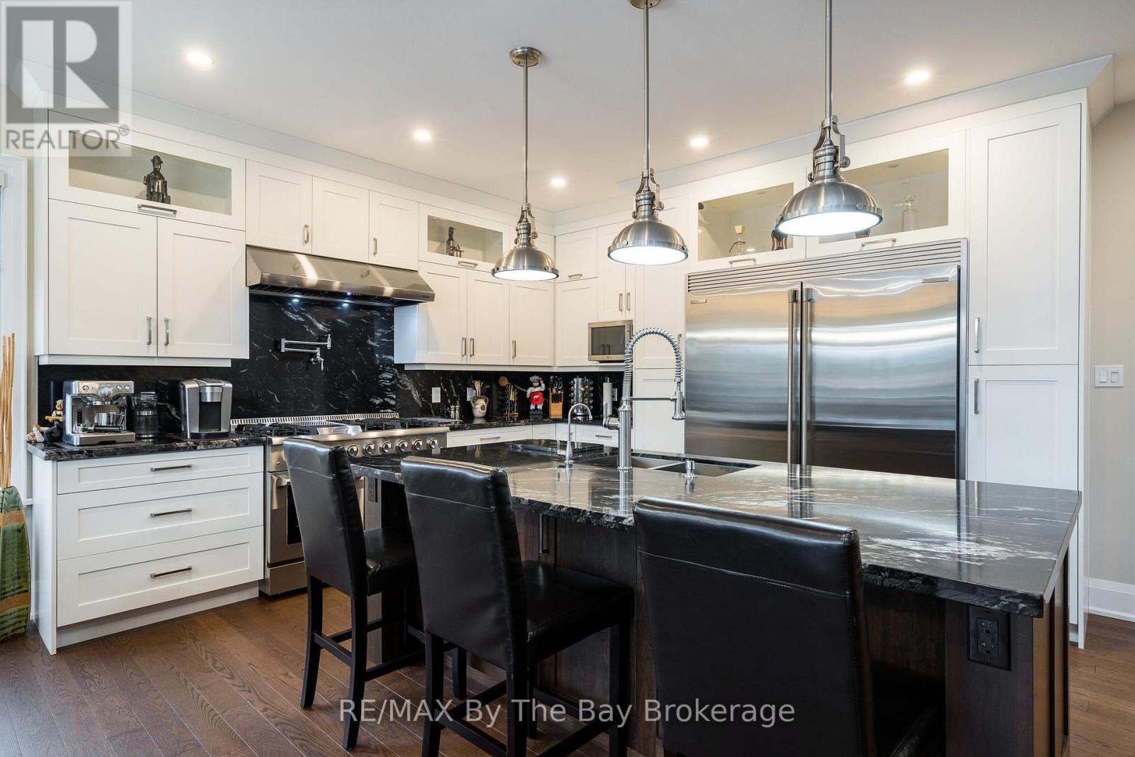 18 Edgewater Road, Wasaga Beach, Ontario  L9Z 2W3 - Photo 14 - S12699728