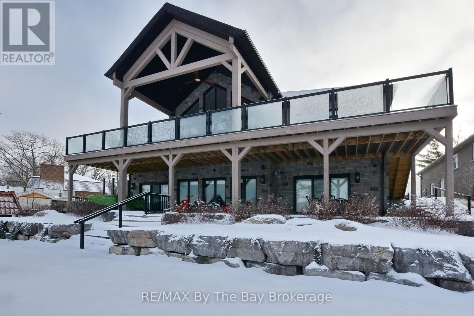 18 Edgewater Road, Wasaga Beach, Ontario  L9Z 2W3 - Photo 3 - S12699728