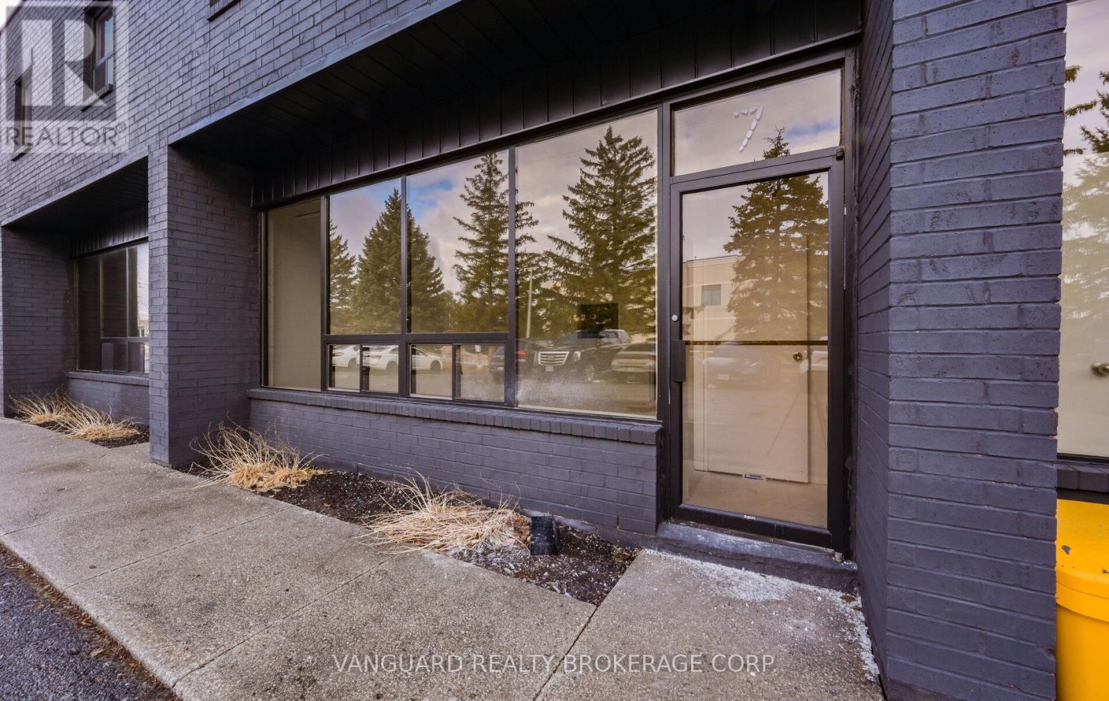 7-8 - 13 Holland Drive, Caledon, Ontario  L7E 1G7 - Photo 15 - W12663296