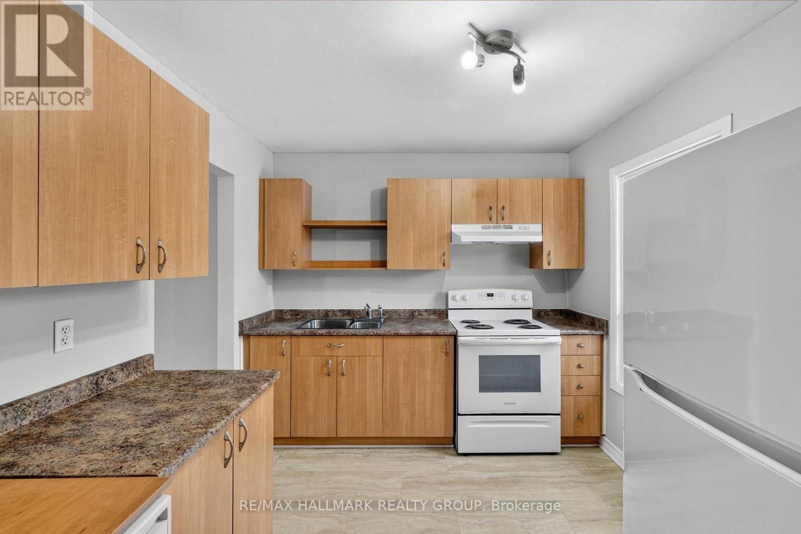 3219 Stockton Drive, Ottawa, Ontario  K1T 1S3 - Photo 16 - X12699594