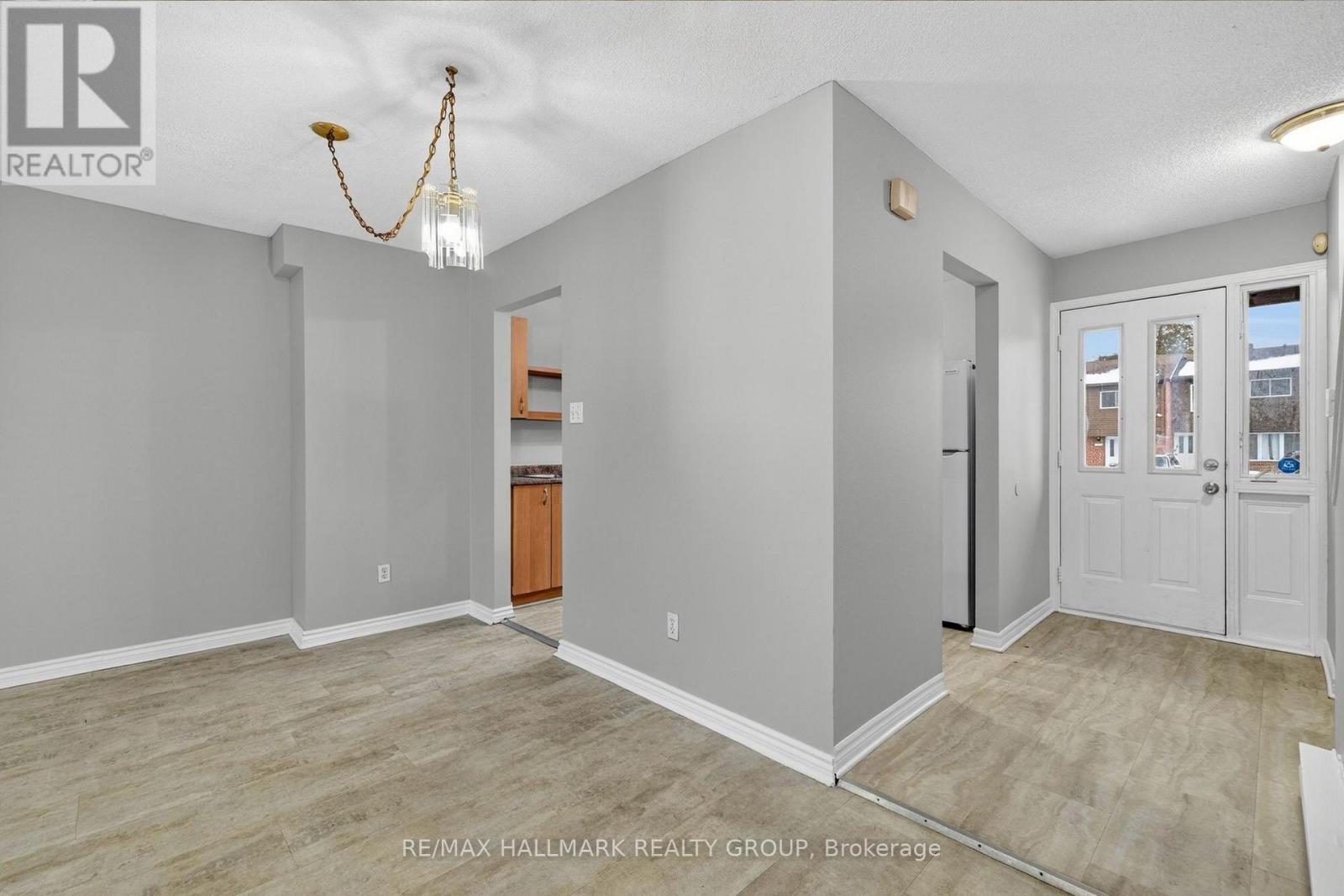 3219 Stockton Drive, Ottawa, Ontario  K1T 1S3 - Photo 6 - X12699594