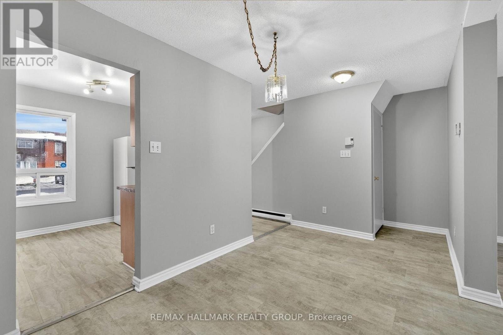 3219 Stockton Drive, Ottawa, Ontario  K1T 1S3 - Photo 7 - X12699594