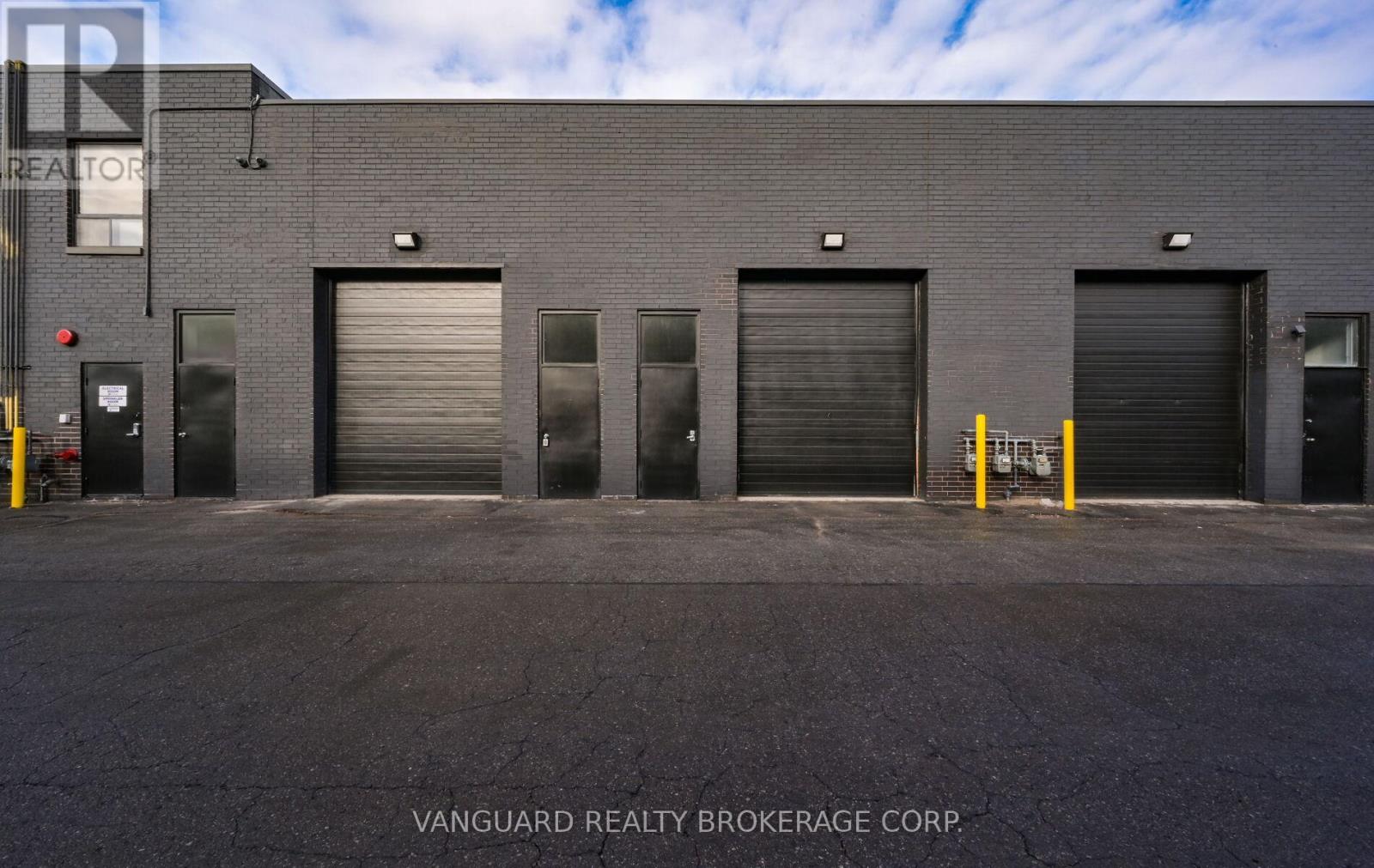 7-8 - 13 Holland Drive, Caledon, Ontario  L7E 1G7 - Photo 34 - W12663296