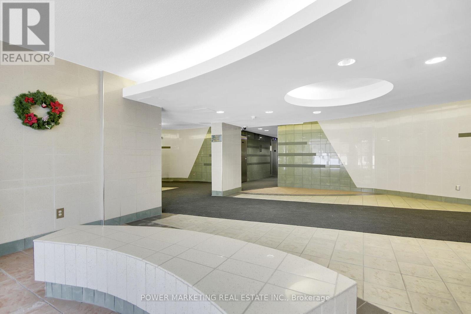 1116 - 2020 Jasmine Crescent, Ottawa, Ontario  K1J 8K5 - Photo 4 - X12699664