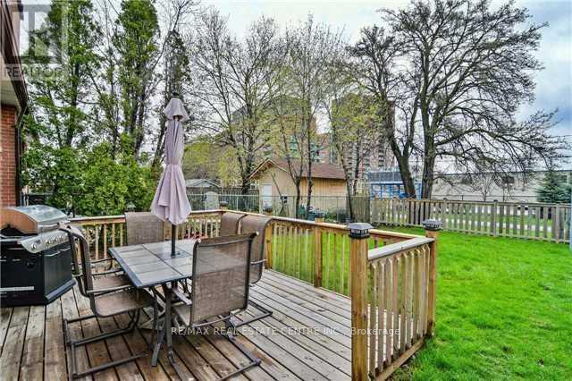 Upper - 23 Avondale Boulevard, Brampton, Ontario  L6T 1H1 - Photo 15 - W12669478