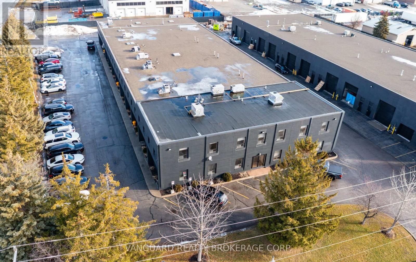 7-8 - 13 Holland Drive, Caledon, Ontario  L7E 1G7 - Photo 4 - W12663296