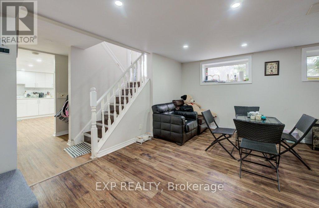 1361 Stanbury Road, Oakville, Ontario  L6L 2J5 - Photo 11 - W12699686