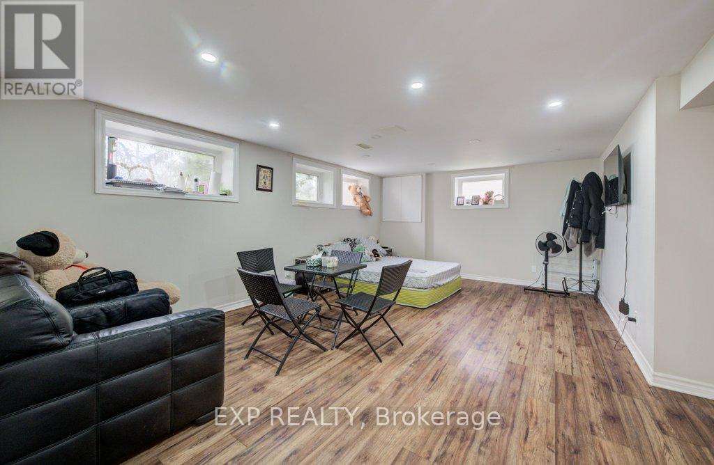 1361 Stanbury Road, Oakville, Ontario  L6L 2J5 - Photo 12 - W12699686