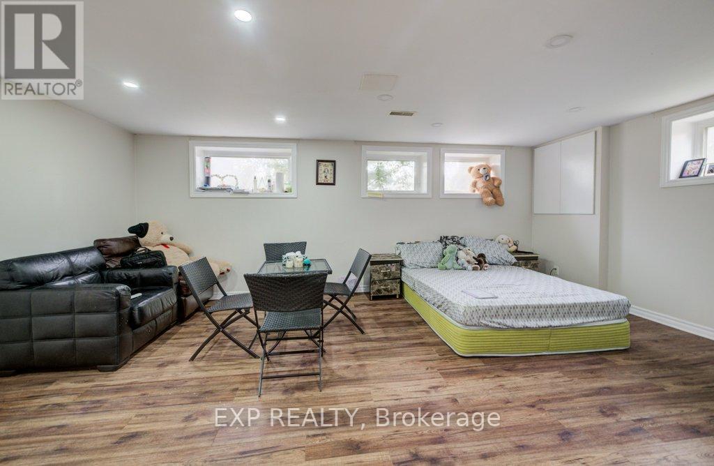 1361 Stanbury Road, Oakville, Ontario  L6L 2J5 - Photo 13 - W12699686