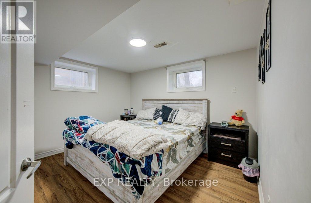 1361 Stanbury Road, Oakville, Ontario  L6L 2J5 - Photo 18 - W12699686