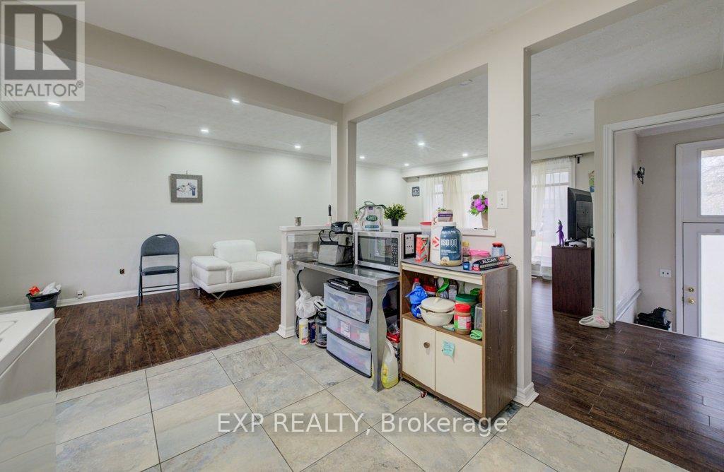 1361 Stanbury Road, Oakville, Ontario  L6L 2J5 - Photo 8 - W12699686