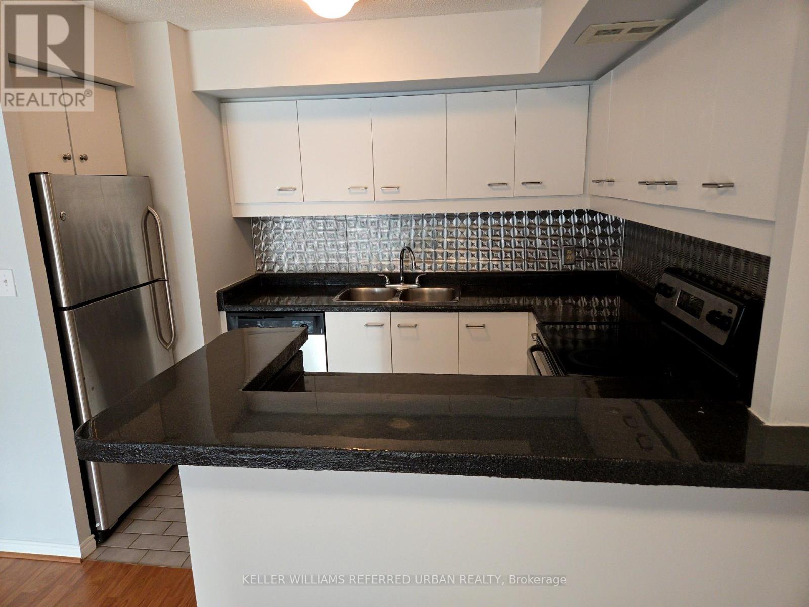 419 - 25 The Esplanade, Toronto, Ontario  M5E 1W5 - Photo 2 - C12594024