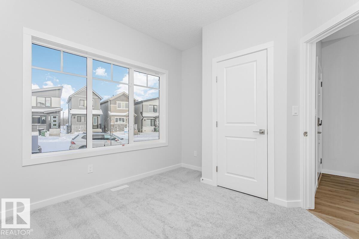 317 Edgemont Dr Nw, Edmonton, Alberta  T6M 3G7 - Photo 2 - E4470126
