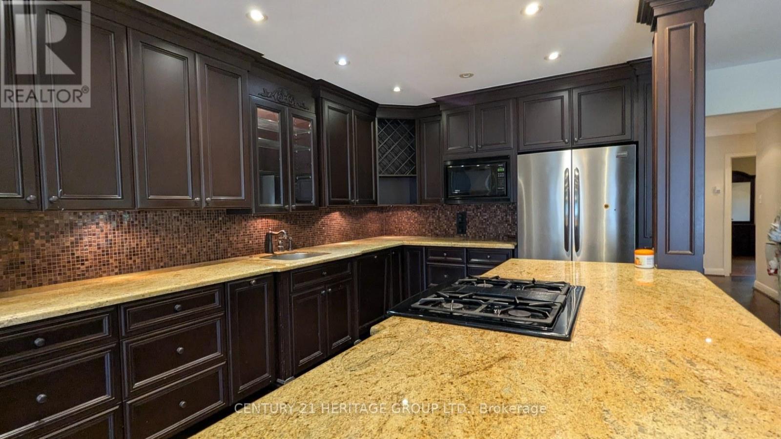 Main - 138 Waterloo Avenue, Toronto, Ontario  M3H 3Y8 - Photo 3 - C12699468