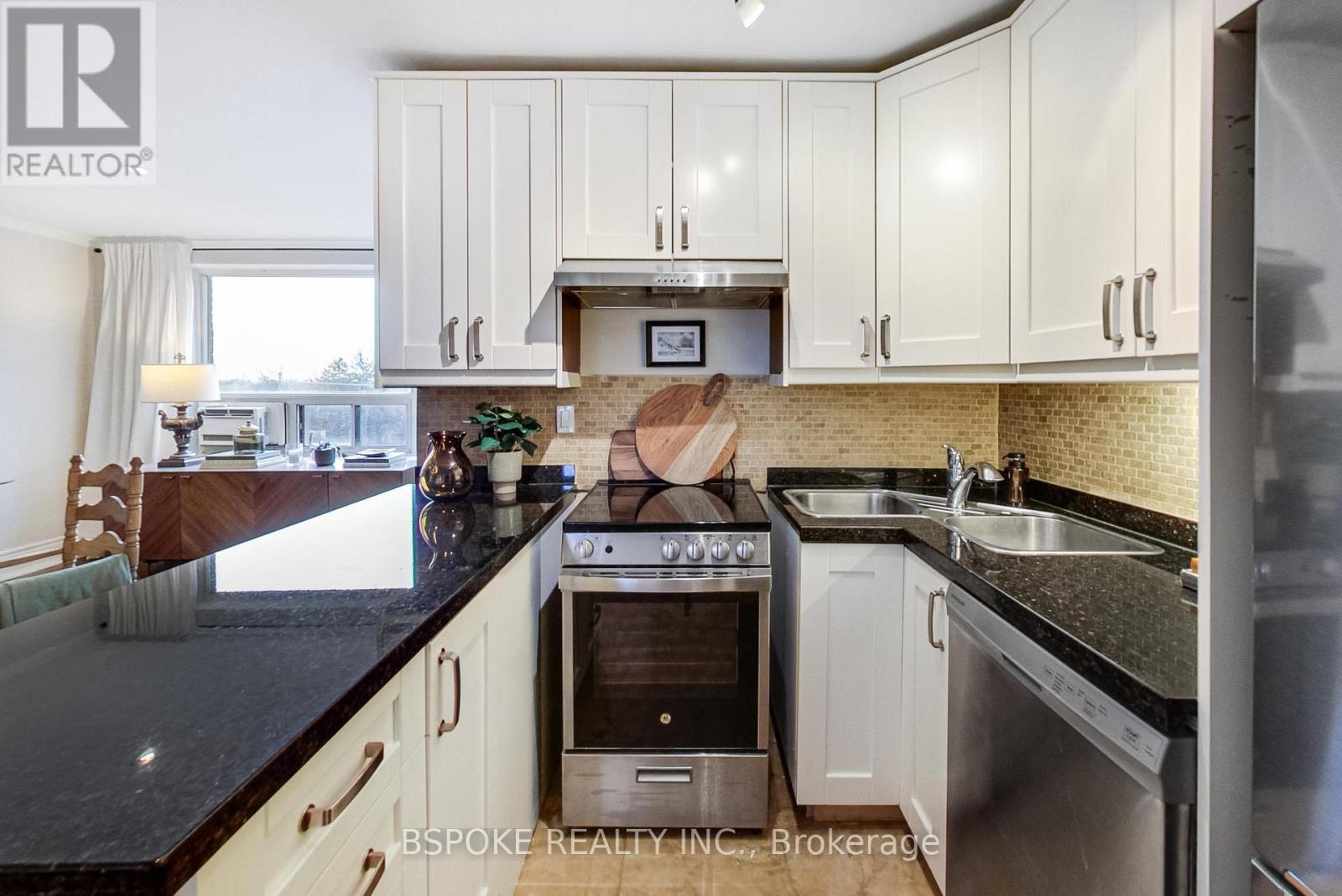 405 - 2550 Bathurst Street N, Toronto, Ontario  M6B 2Z2 - Photo 7 - C12699530