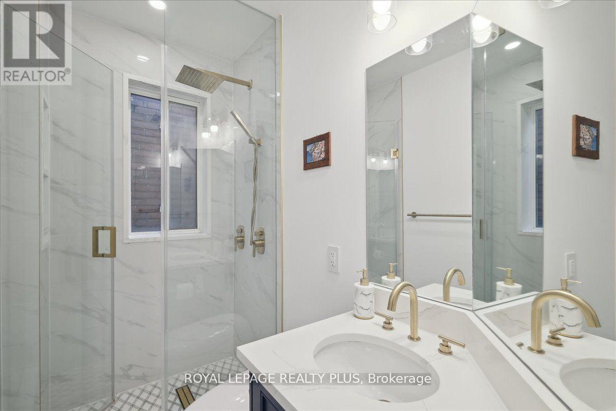 350 Albany Avenue, Toronto, Ontario  M5R 3C9 - Photo 24 - C12699570