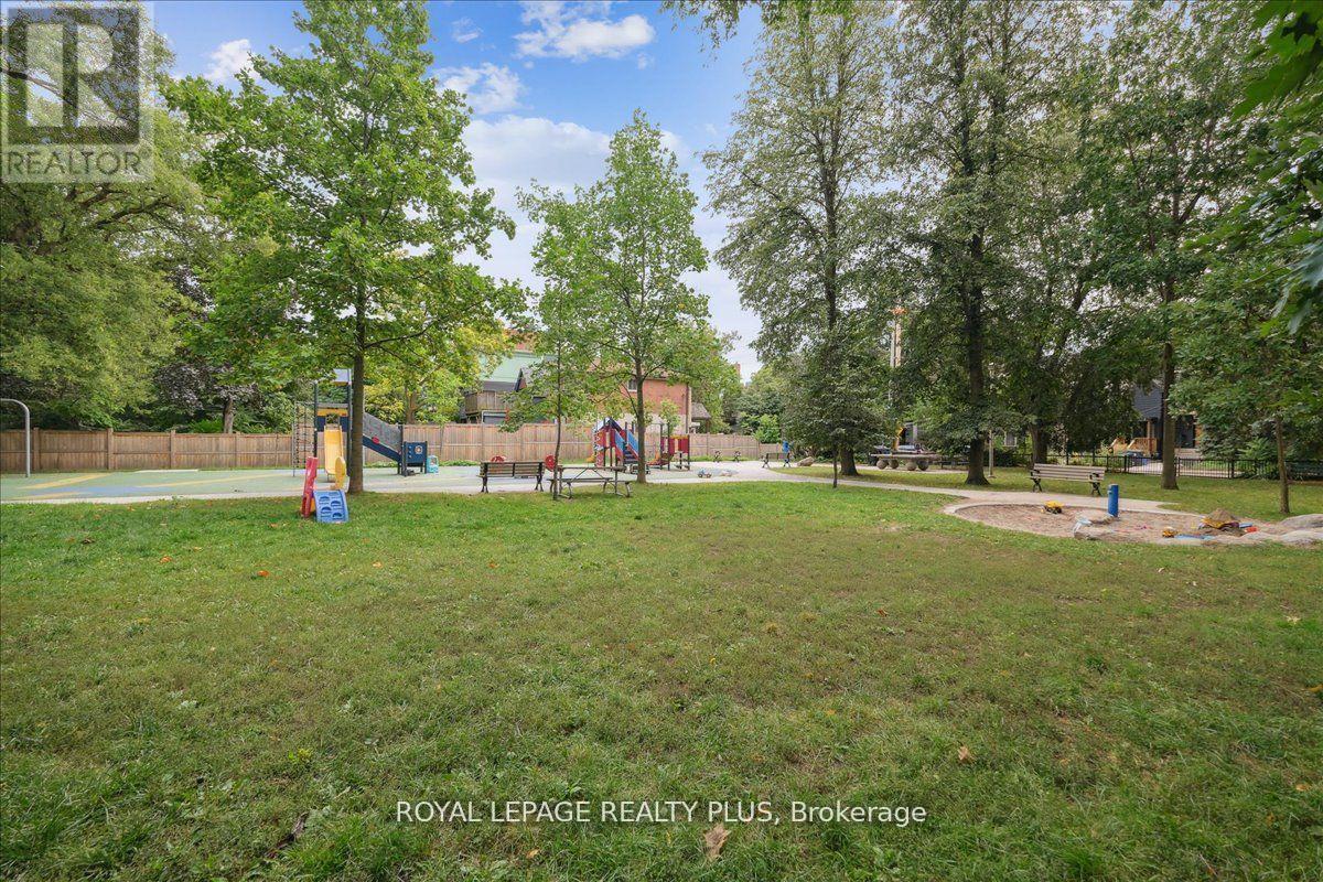 350 Albany Avenue, Toronto, Ontario  M5R 3C9 - Photo 37 - C12699570