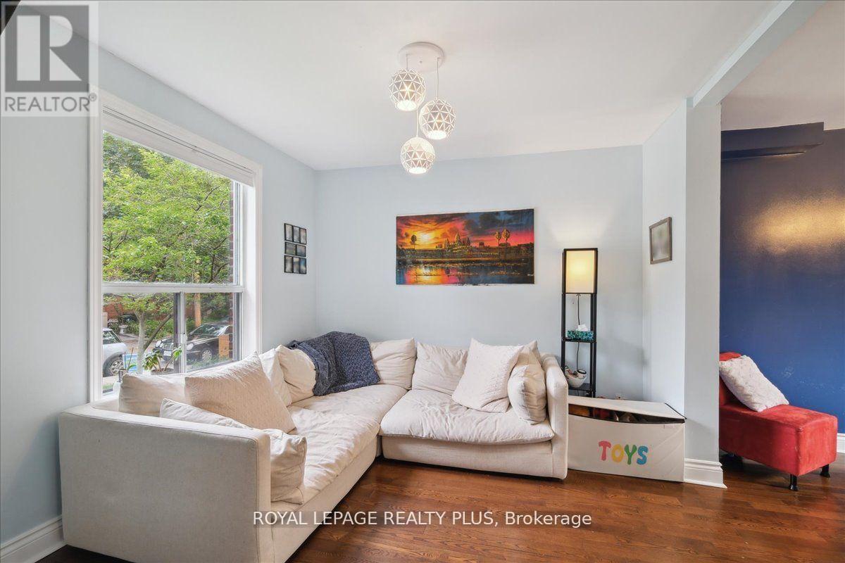 350 Albany Avenue, Toronto, Ontario  M5R 3C9 - Photo 6 - C12699570