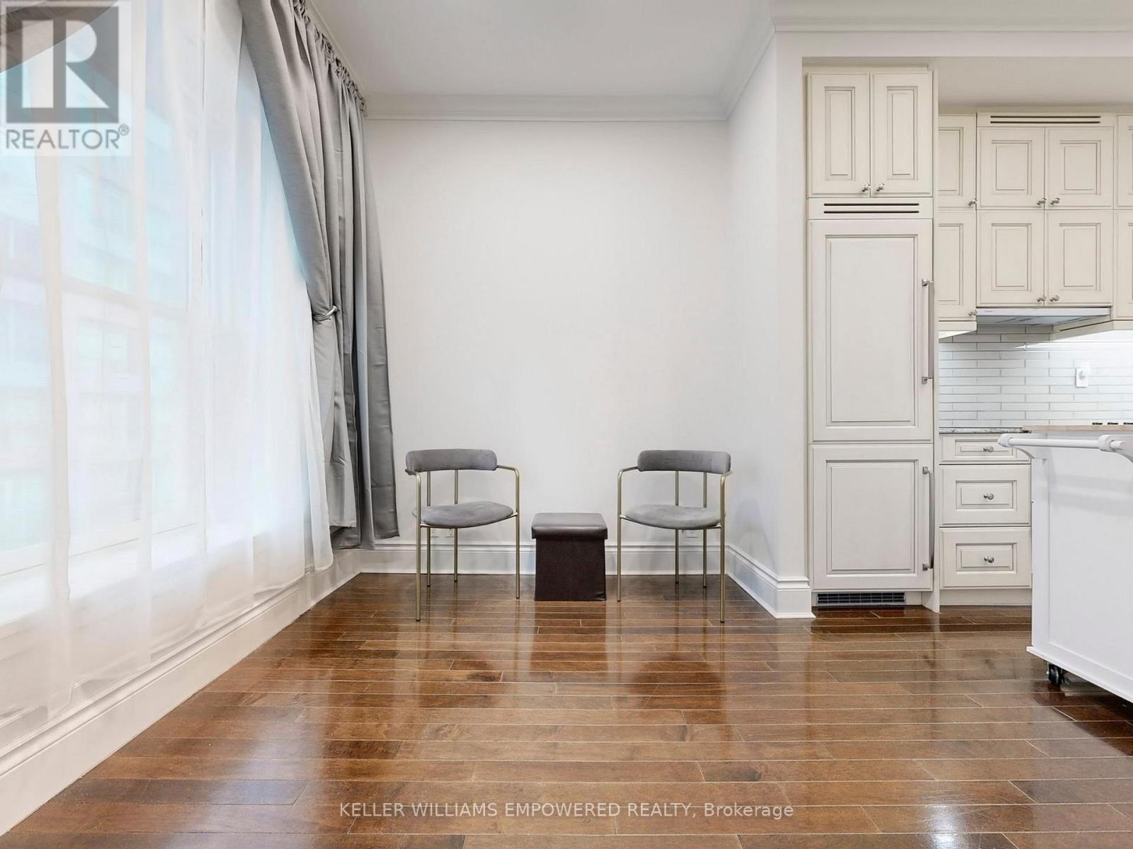 522 - 22 Leader Lane, Toronto, Ontario  M5E 0B2 - Photo 2 - C12699708