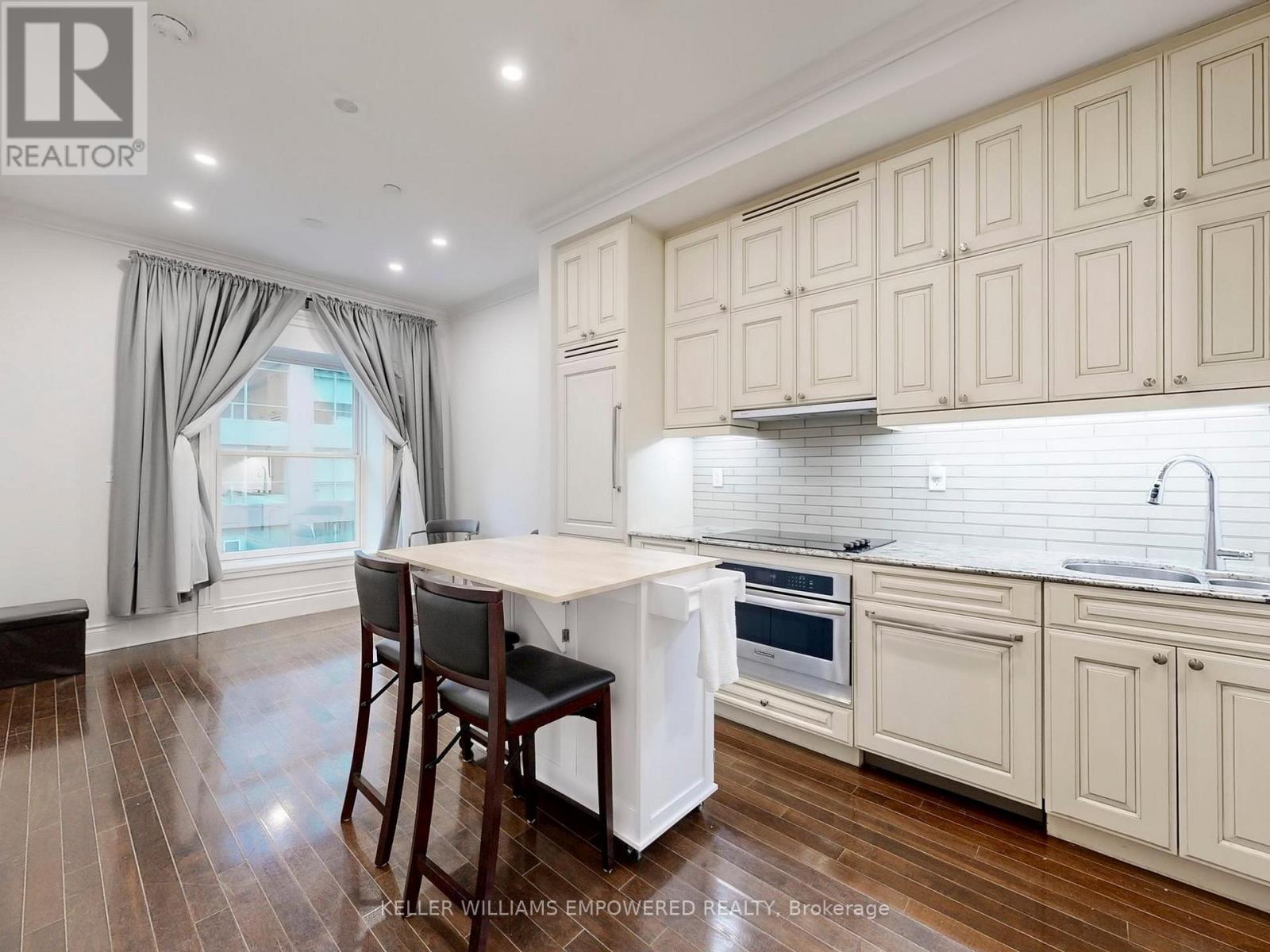 522 - 22 Leader Lane, Toronto, Ontario  M5E 0B2 - Photo 6 - C12699708