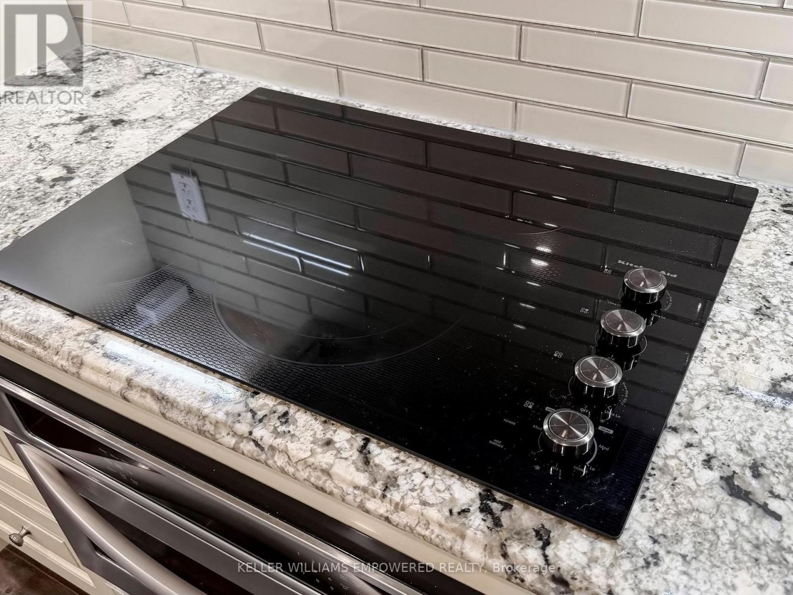 522 - 22 Leader Lane, Toronto, Ontario  M5E 0B2 - Photo 9 - C12699708