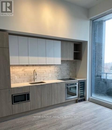 1003 - 2020 Bathurst Street, Toronto, Ontario  M5P 0A6 - Photo 2 - C12699744