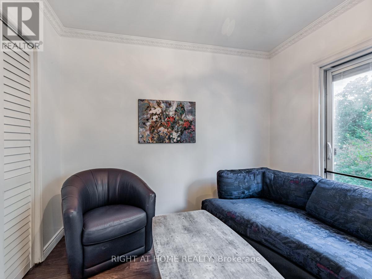 110a Harewood Avenue, Toronto, Ontario  M1M 2R5 - Photo 4 - E12699506