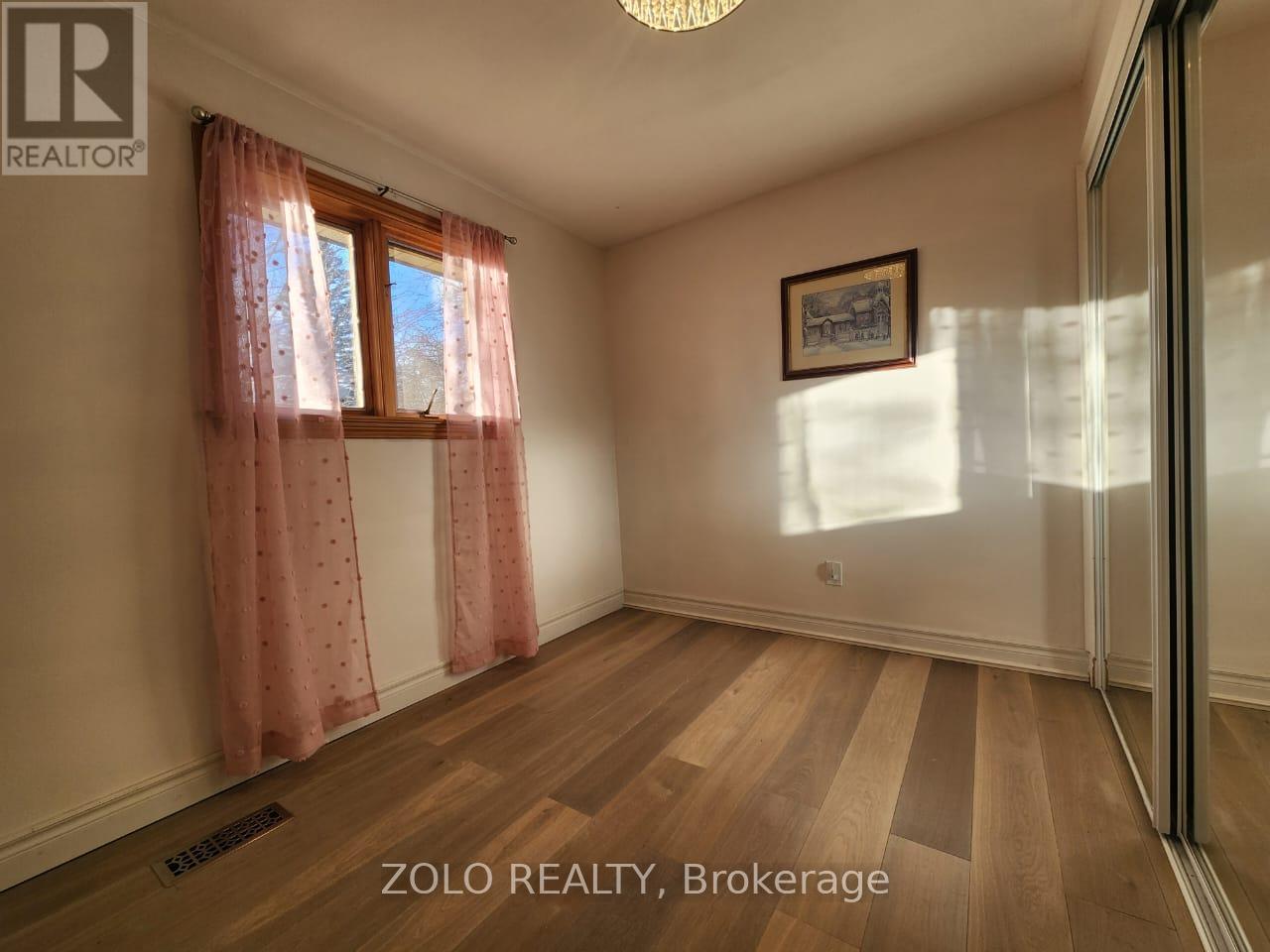 Main Floor - 5 Cabot Court, Aurora, Ontario  L4G 2Y9 - Photo 11 - N12699596