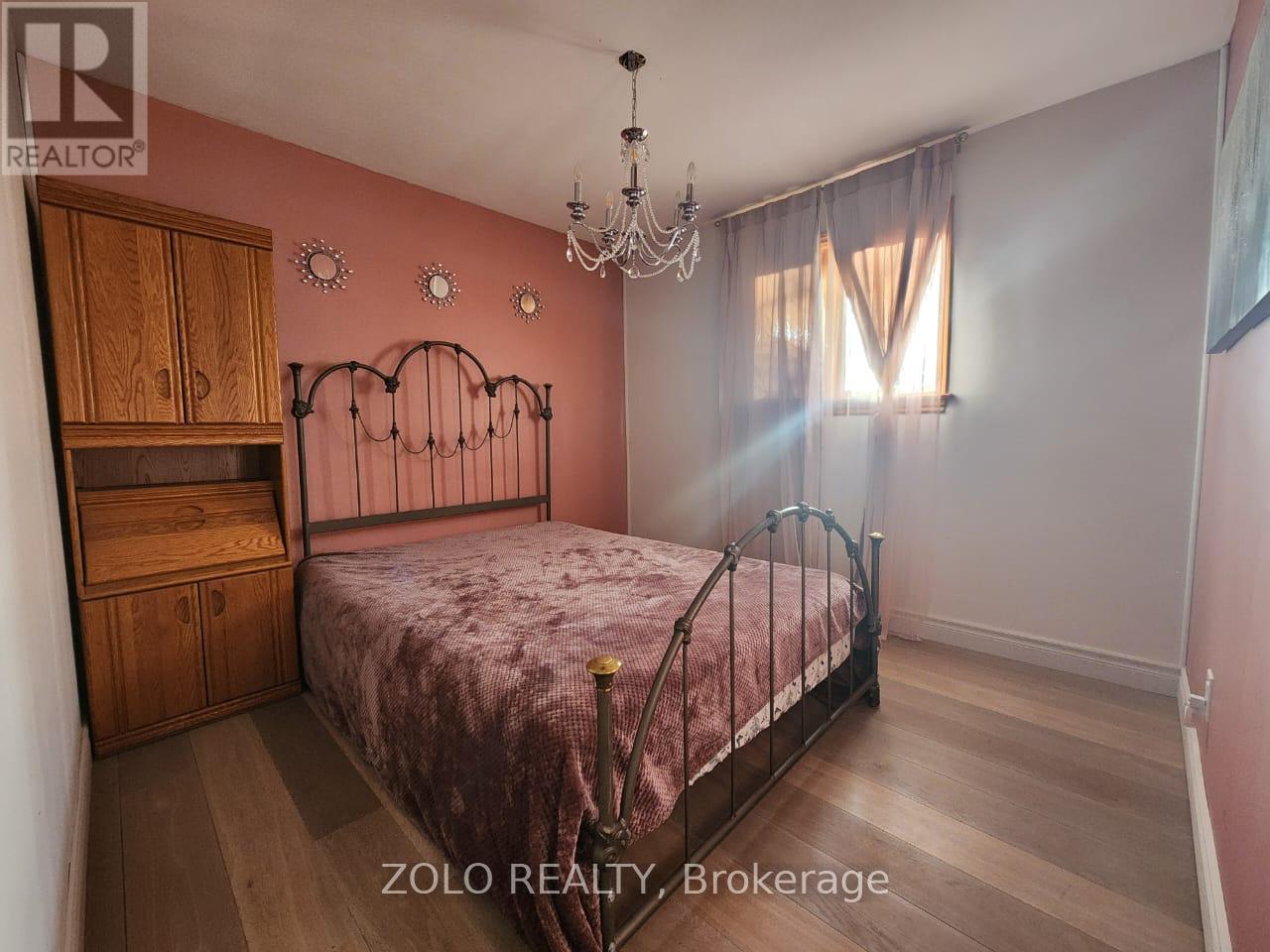 Main Floor - 5 Cabot Court, Aurora, Ontario  L4G 2Y9 - Photo 12 - N12699596