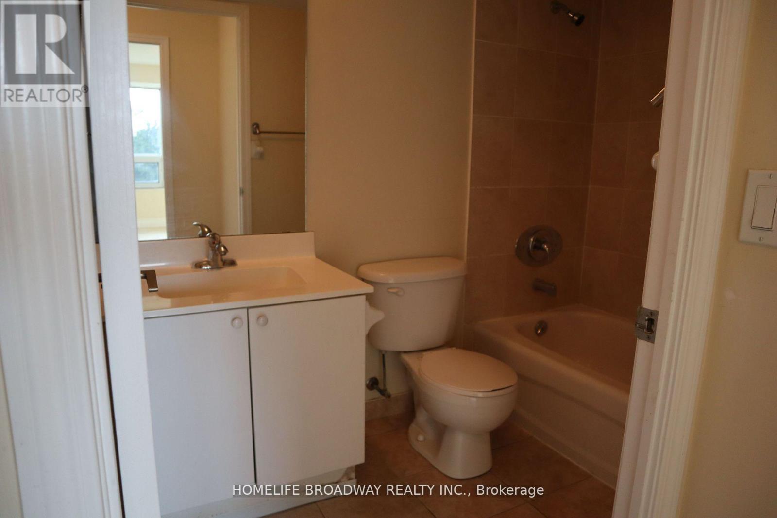 206 - 75 South Town Centre Boulevard, Markham, Ontario  L6G 0B3 - Photo 5 - N12699712