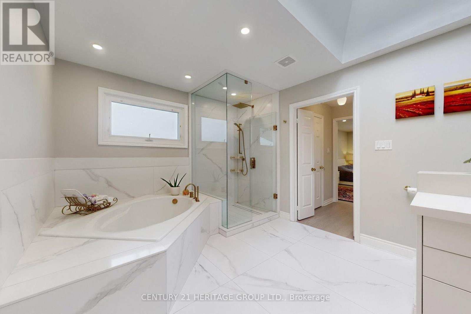 335 Fern Avenue, Richmond Hill, Ontario  L4C 8P6 - Photo 24 - N12699734