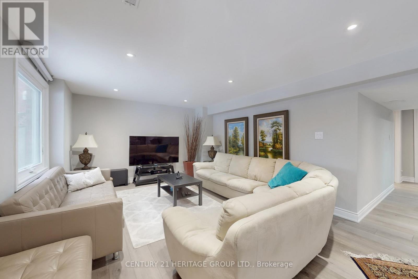 335 Fern Avenue, Richmond Hill, Ontario  L4C 8P6 - Photo 31 - N12699734