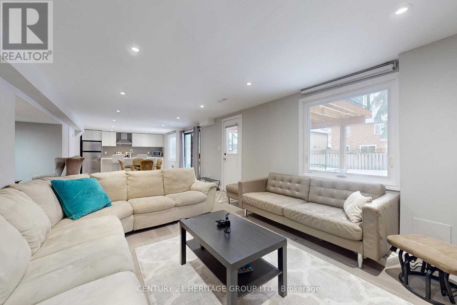 335 Fern Avenue, Richmond Hill, Ontario  L4C 8P6 - Photo 32 - N12699734