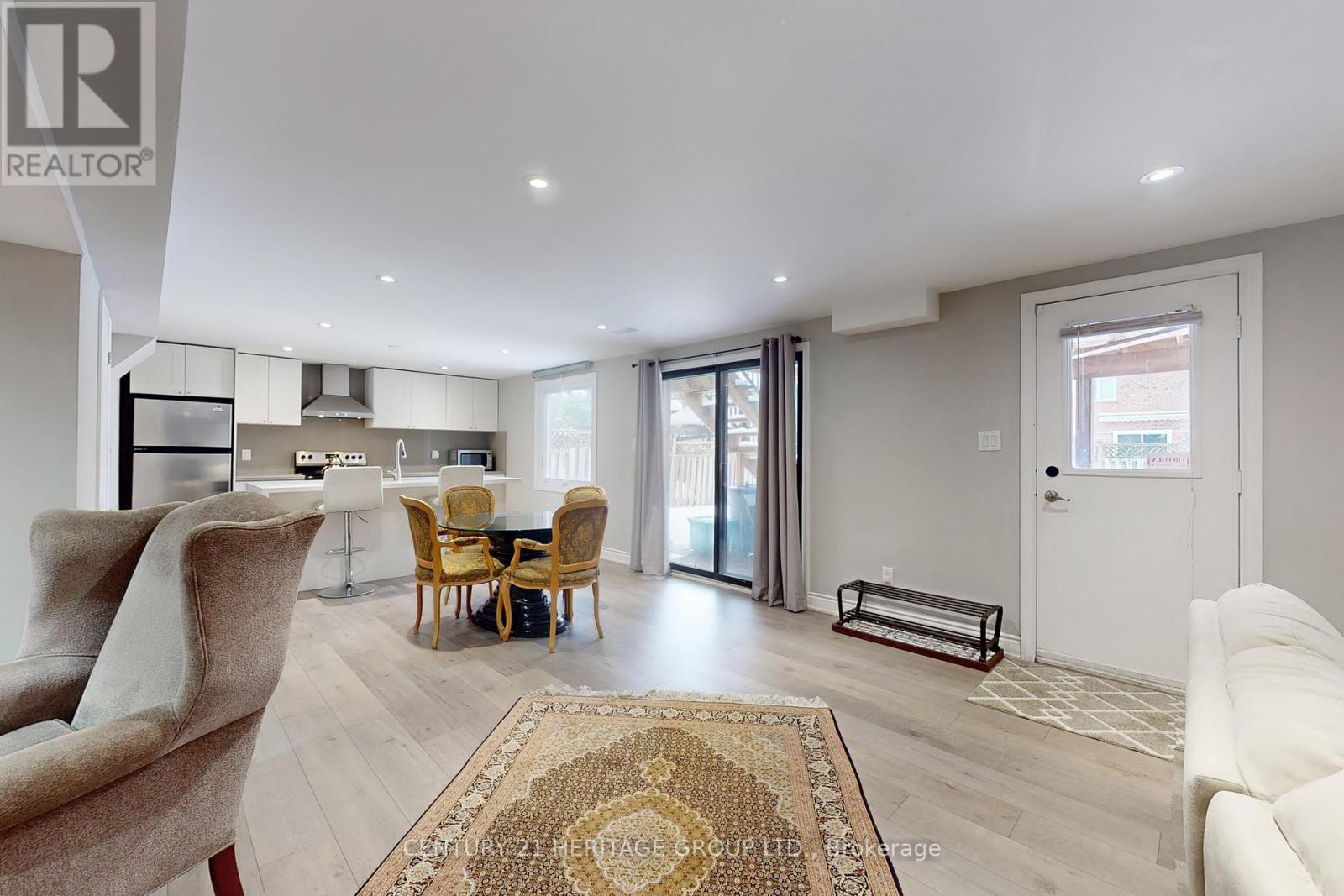 335 Fern Avenue, Richmond Hill, Ontario  L4C 8P6 - Photo 33 - N12699734