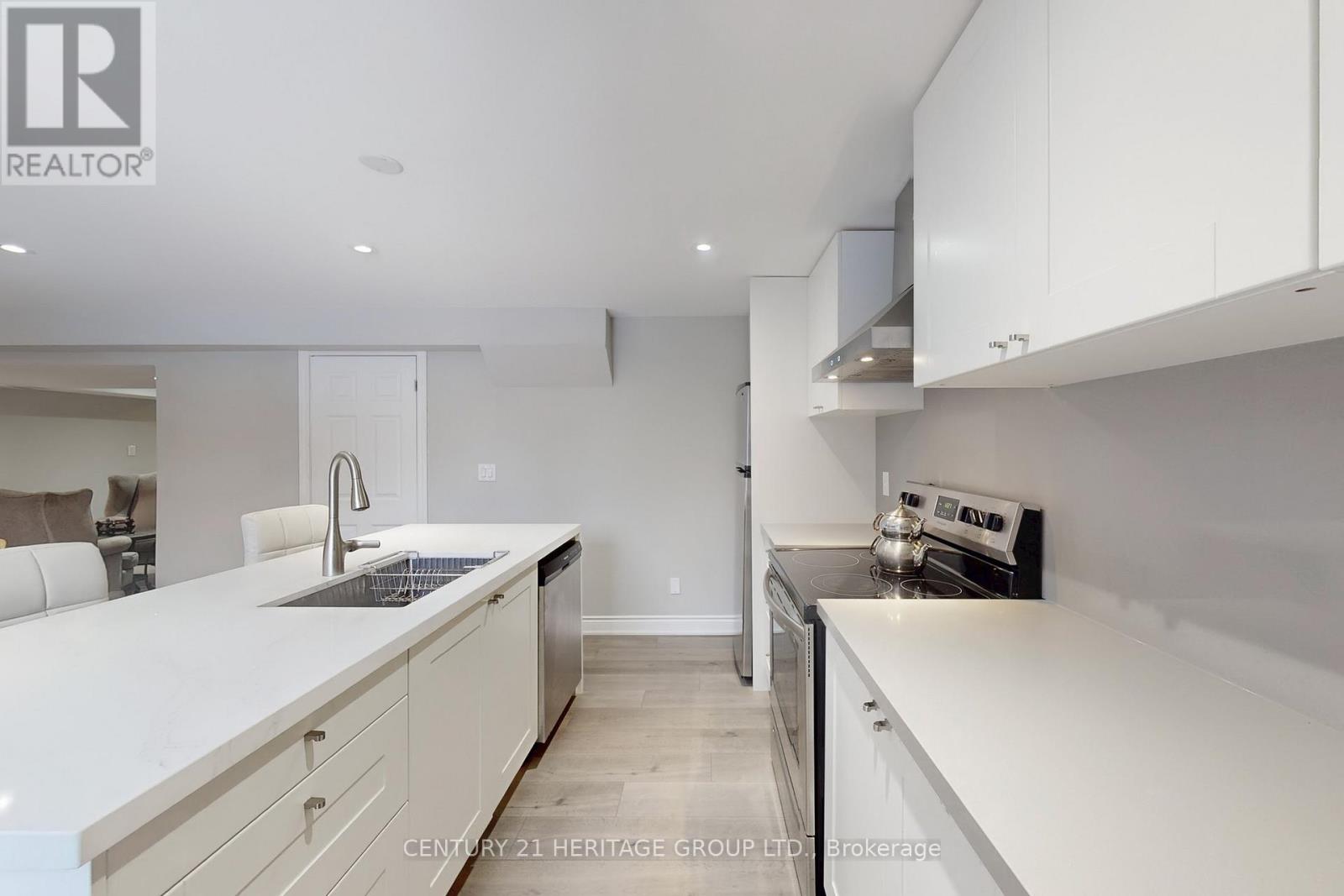 335 Fern Avenue, Richmond Hill, Ontario  L4C 8P6 - Photo 36 - N12699734