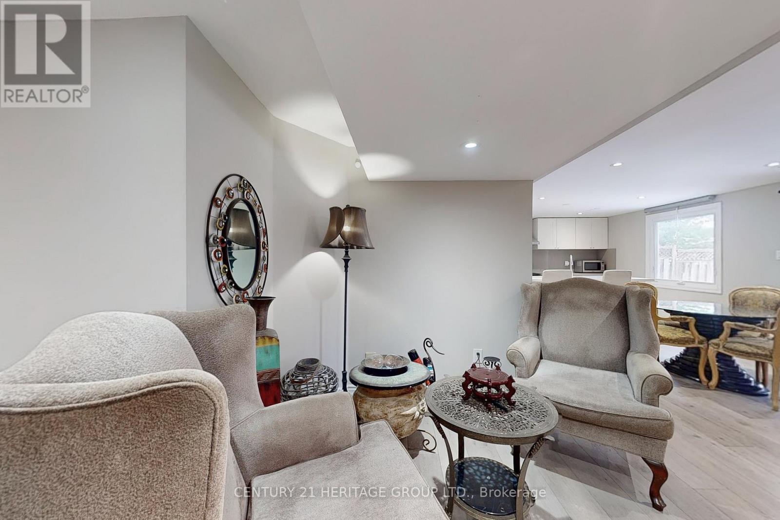 335 Fern Avenue, Richmond Hill, Ontario  L4C 8P6 - Photo 38 - N12699734