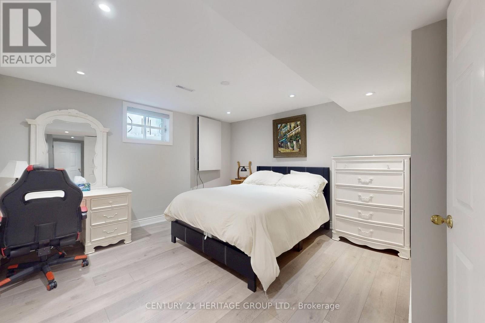 335 Fern Avenue, Richmond Hill, Ontario  L4C 8P6 - Photo 39 - N12699734