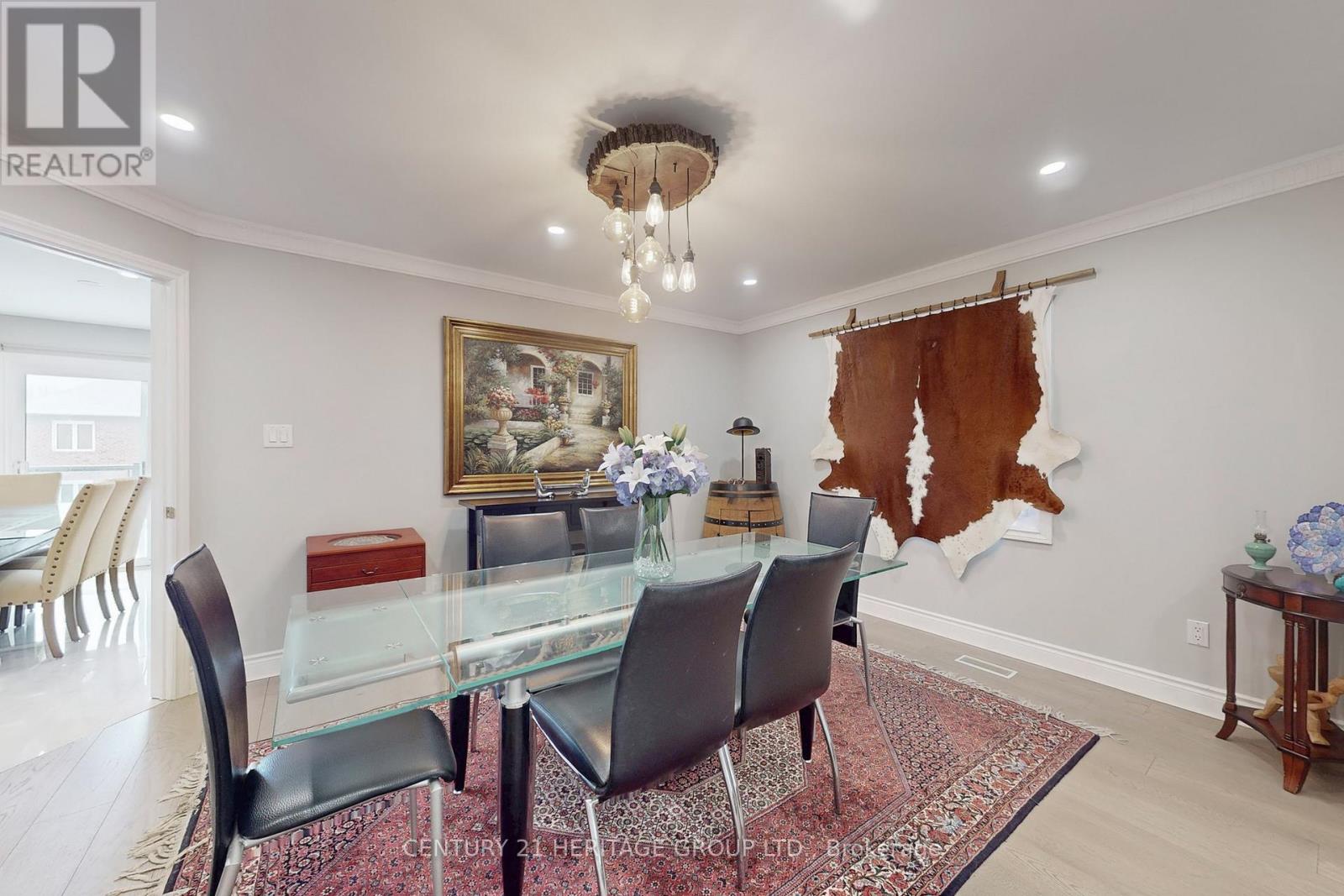 335 Fern Avenue, Richmond Hill, Ontario  L4C 8P6 - Photo 4 - N12699734