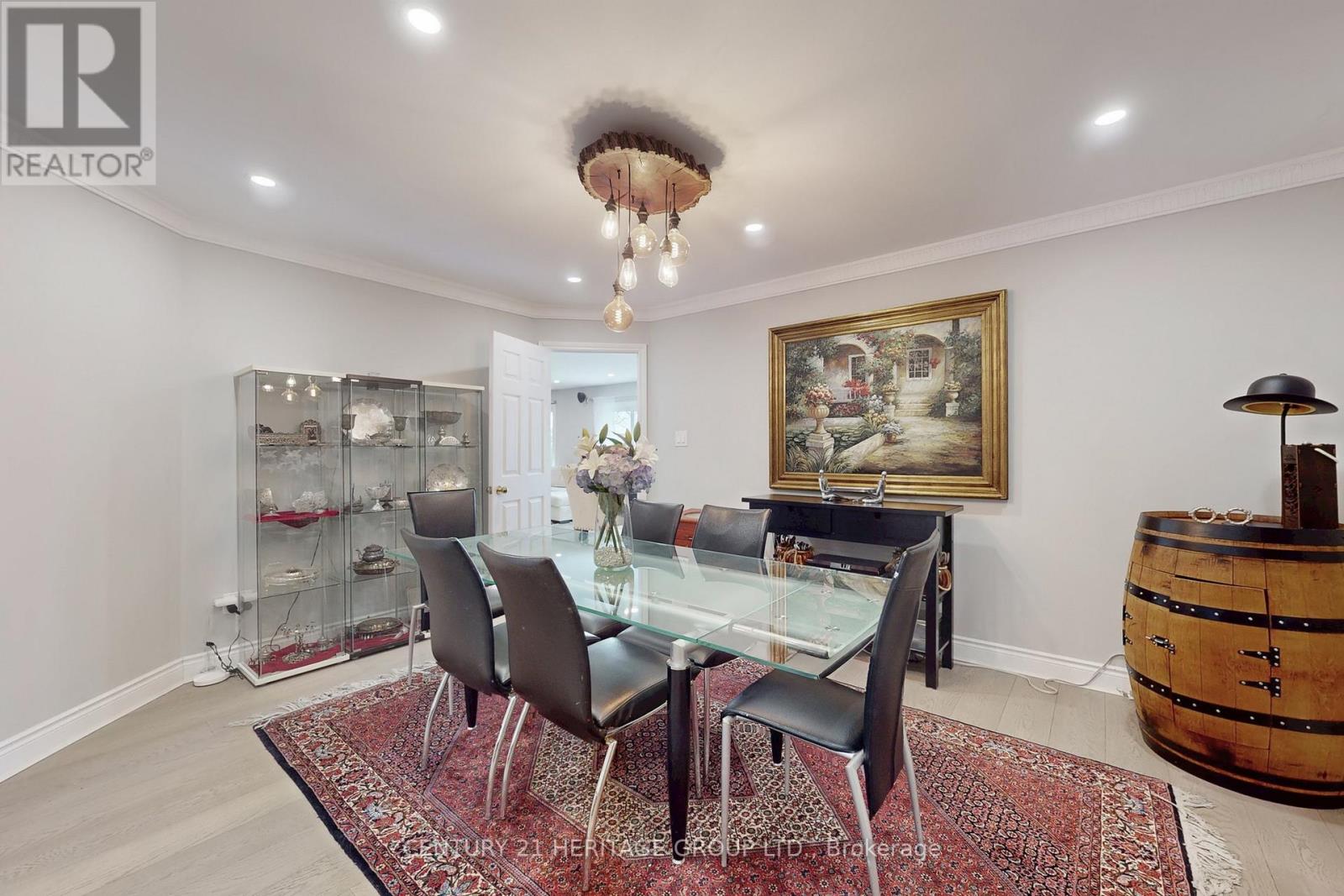 335 Fern Avenue, Richmond Hill, Ontario  L4C 8P6 - Photo 5 - N12699734