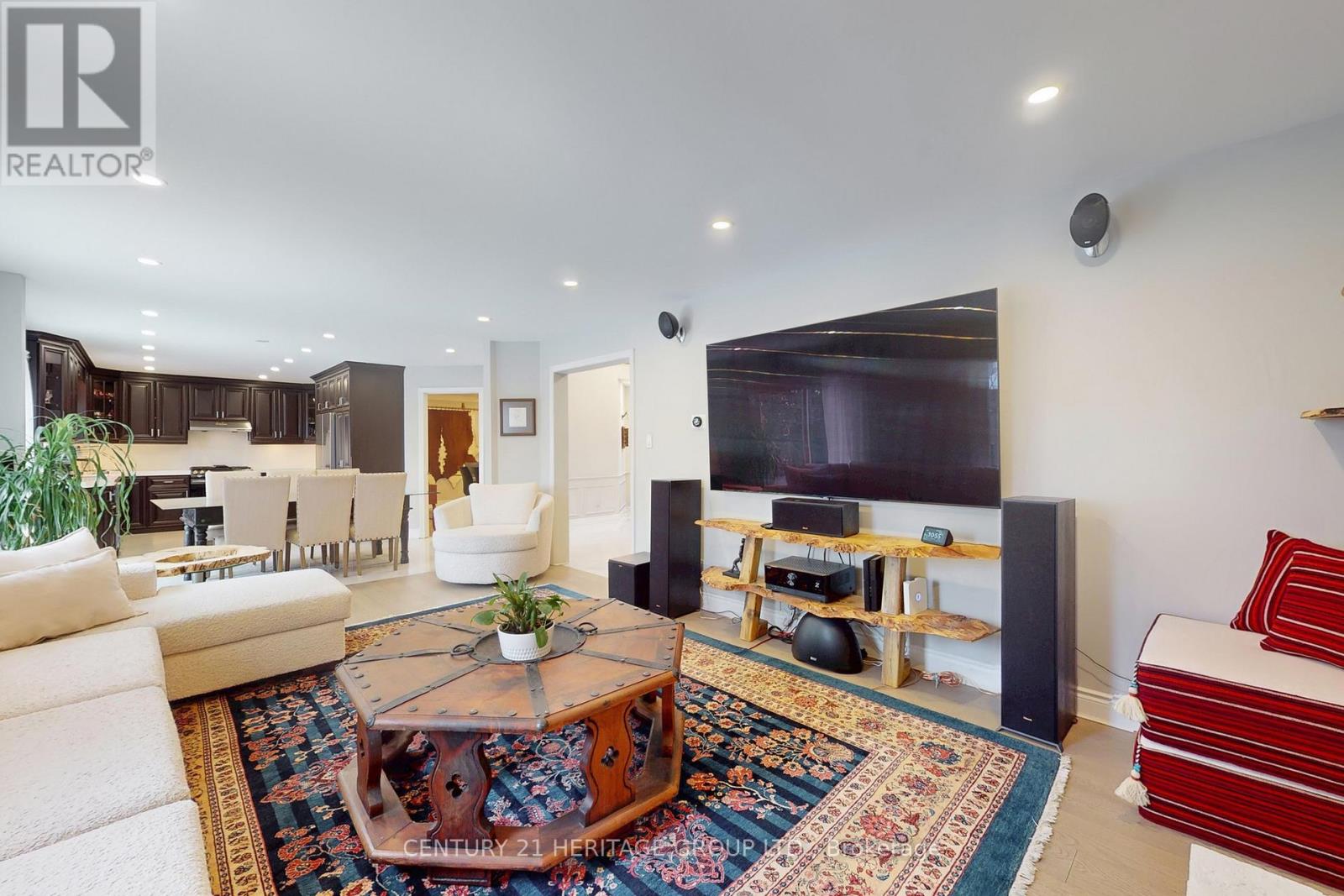 335 Fern Avenue, Richmond Hill, Ontario  L4C 8P6 - Photo 9 - N12699734